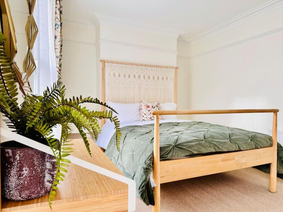 Stylish City Centre House / 3 Bedroom / Family Friendly Белфаст Экстерьер фото