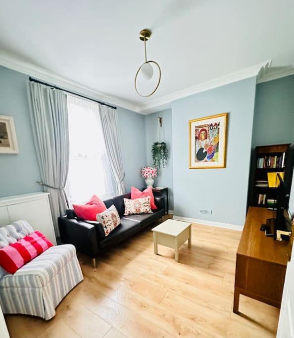 Stylish City Centre House / 3 Bedroom / Family Friendly Белфаст Экстерьер фото
