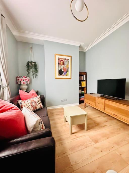Stylish City Centre House / 3 Bedroom / Family Friendly Белфаст Экстерьер фото
